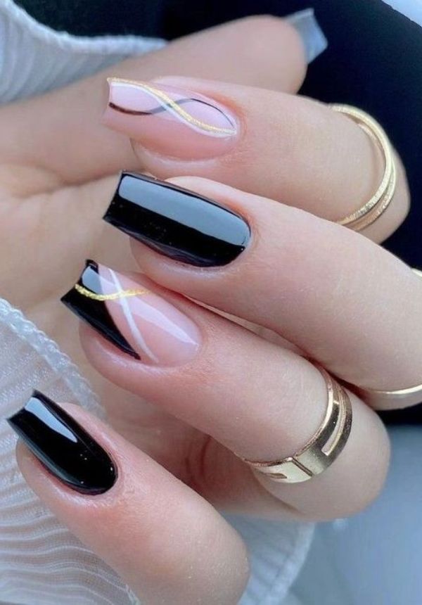 1 - Unhas decoradas delicadas quadradas