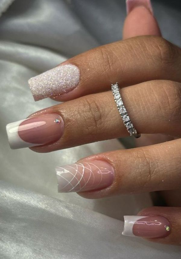 2 - Unhas decoradas delicadas francesinha