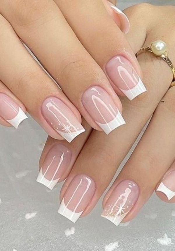 3 - Unhas decoradas delicadas francesinha